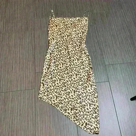 Forever 21 Tan Brown Leopard Print Woven Side Slit Asymmetrical Midi Dress Sz S - Picture 1 of 9